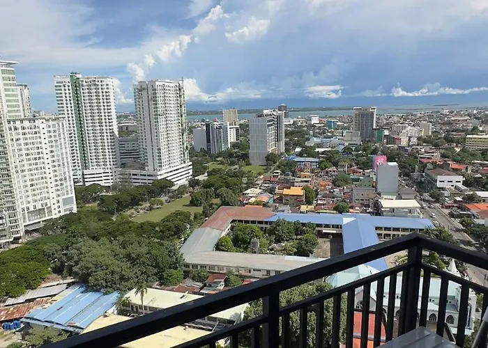 Sea View Near Ayala Mall With Pool And Fast Wifi Cebu