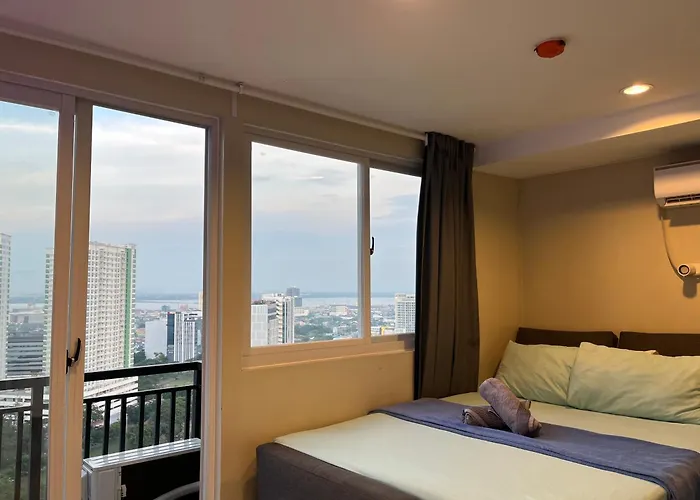 Sea View Near Ayala Mall With Pool And Fast Wifi * Cebu