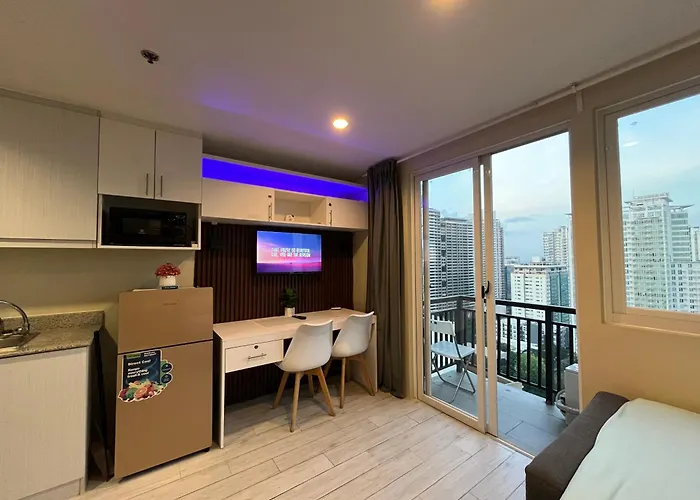 Apartment Sea View Near Ayala Mall With Pool And Fast Wifi Cebu