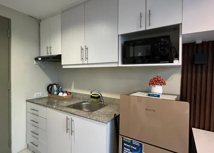 Apartment Sea View Near Ayala Mall With Pool And Fast Wifi Cebu